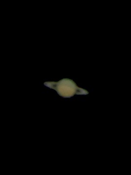 2023年9月16日名古屋中高天体観望会でスマホかざし撮影した土星。環が見える。